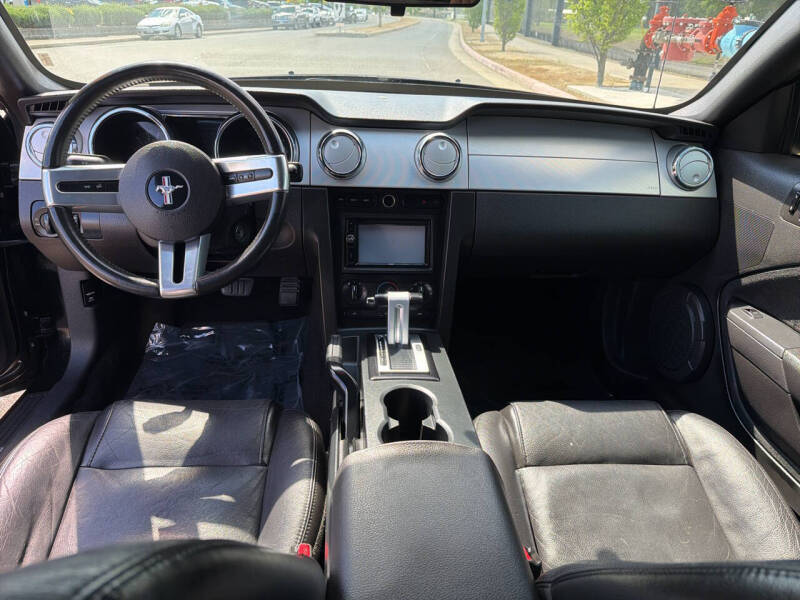 2007 Ford Mustang V6 Deluxe