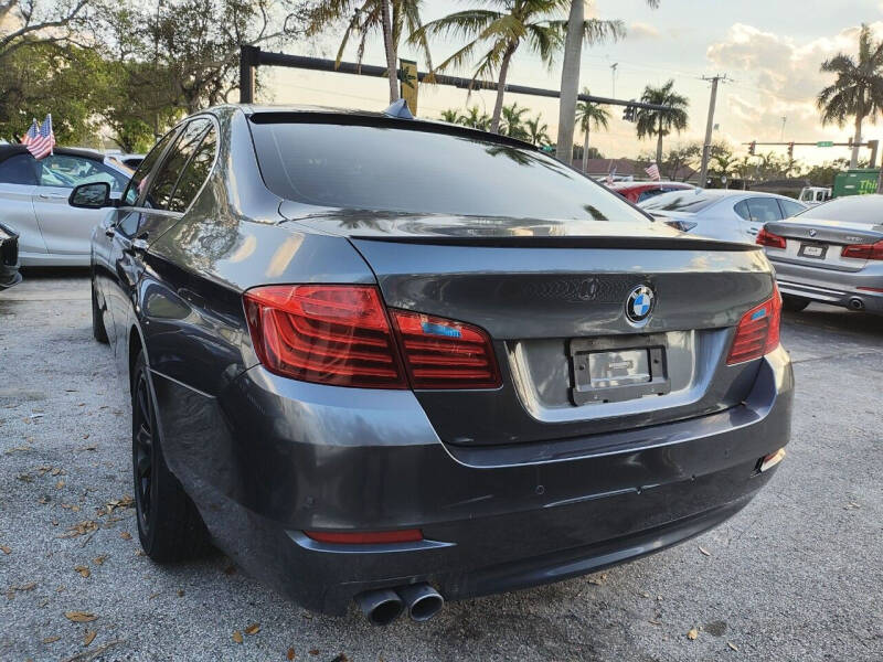 2016 BMW 5 Series 528i