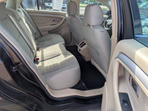 2018 Ford Taurus SE