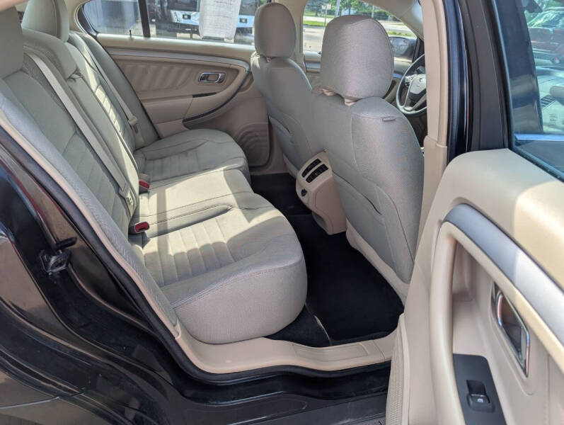 2018 Ford Taurus SE