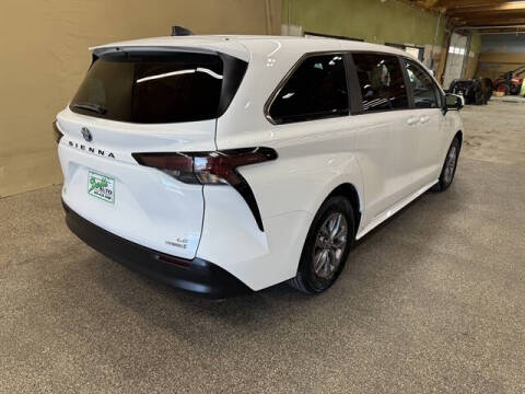 2024 Toyota Sienna LE 8-Passenger