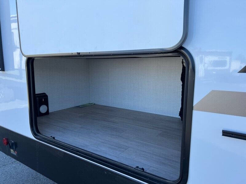 2025 Palomino Solaire