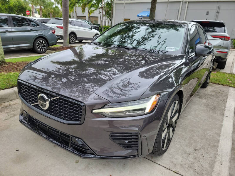 2024 Volvo S60 Recharge T8 Plus Dark Theme