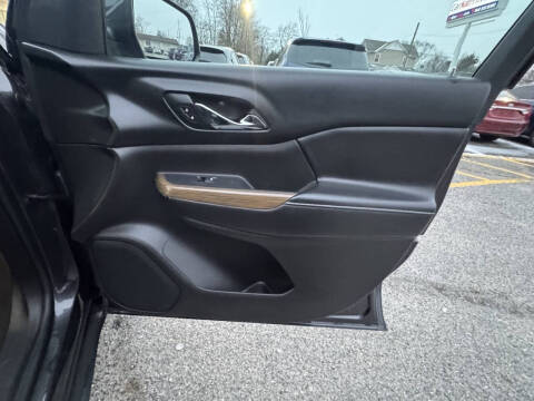 2017 GMC Acadia SLE-2