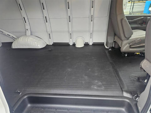 2025 Chevrolet Express 3500