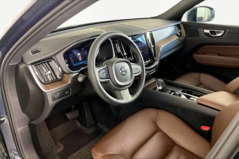 2022 Volvo XC60 B5 Momentum