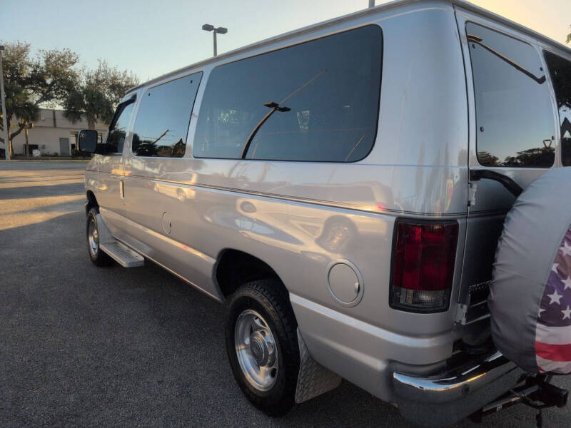 2014 Ford E-Series E-150 XLT