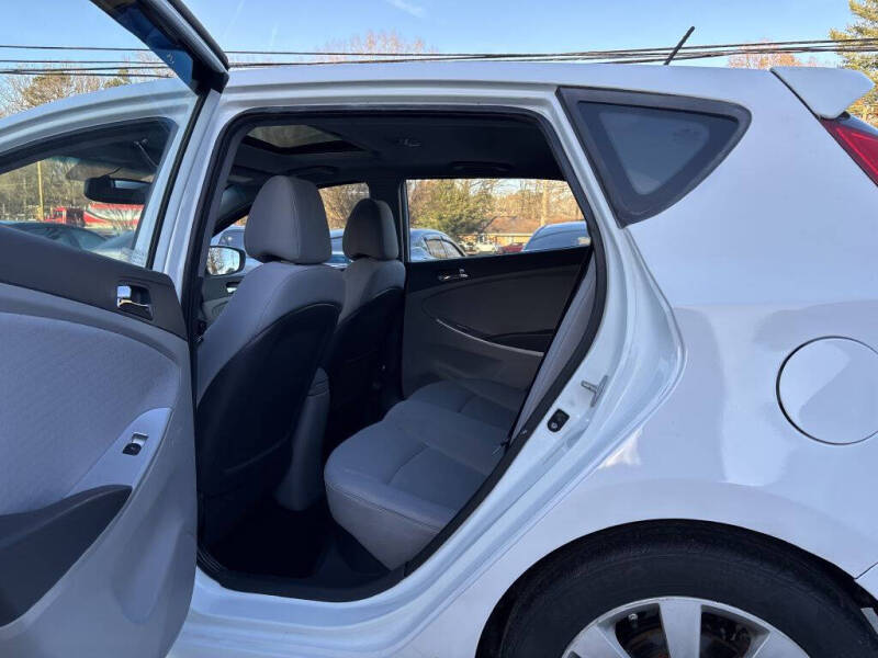 2013 Hyundai Accent SE