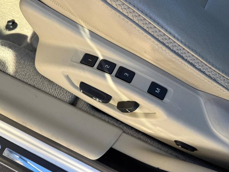 2016 Volvo XC70 T5 Platinum