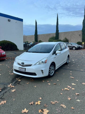 2013 Toyota Prius v Two