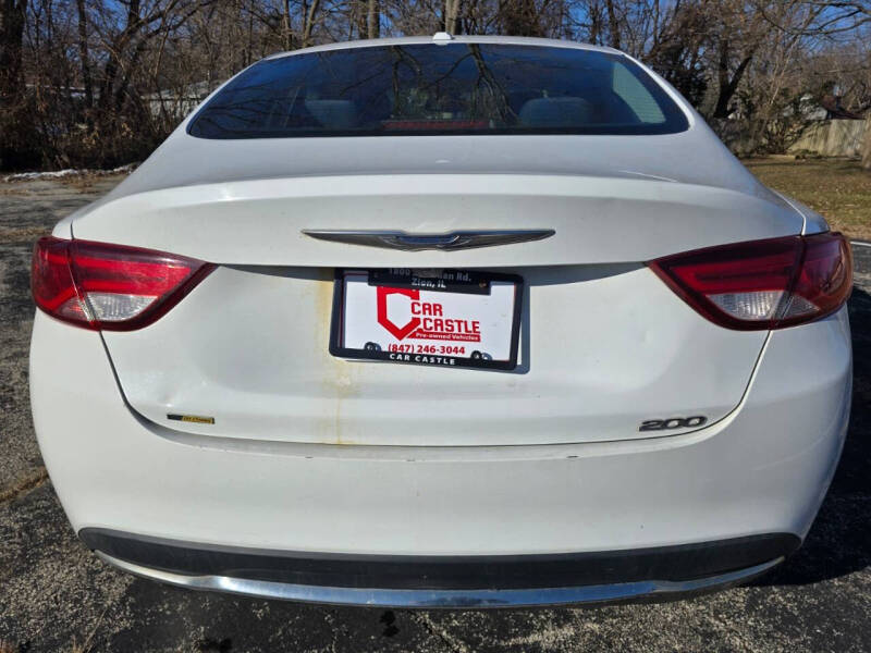 2016 Chrysler 200 Limited