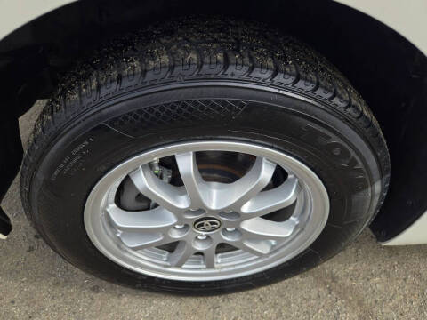 2019 Toyota Prius LE AWD-e