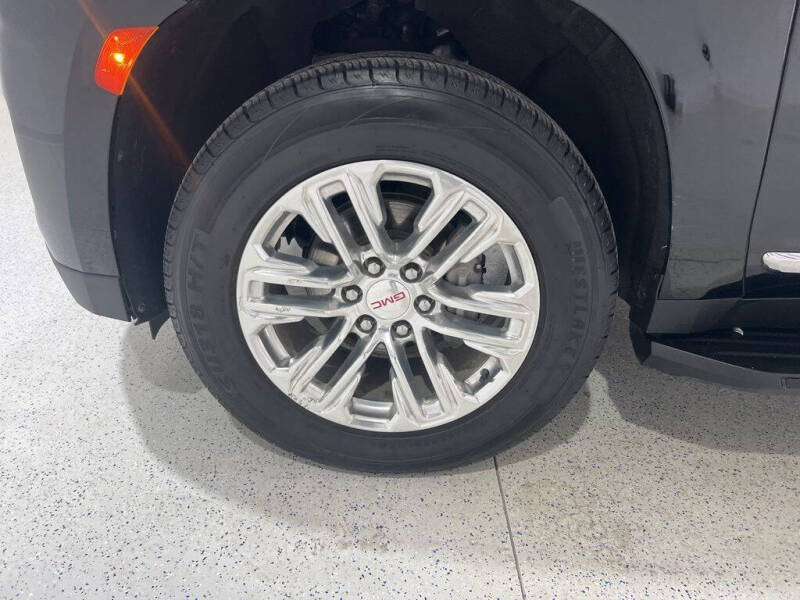 2023 GMC Yukon SLT