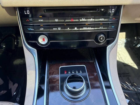 2017 Jaguar XF 35t Prestige