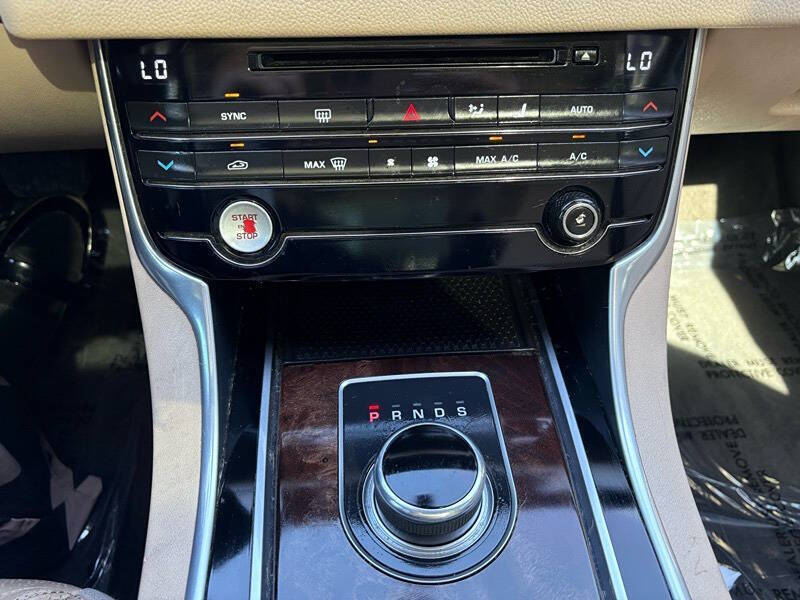 2017 Jaguar XF 35t Prestige