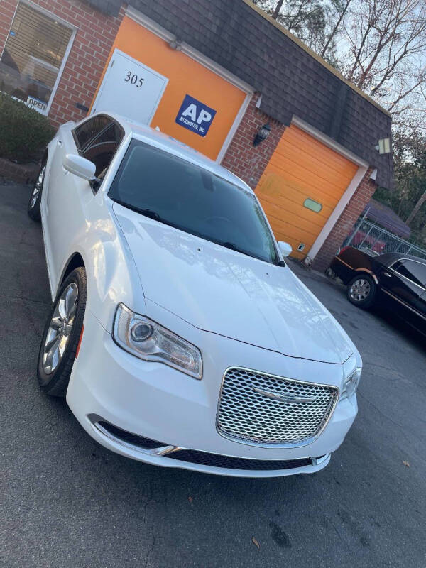 2015 Chrysler 300 Limited photo 14