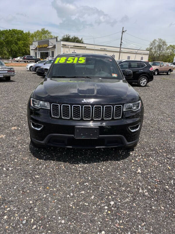 2017 Jeep Grand Cherokee null photo 3