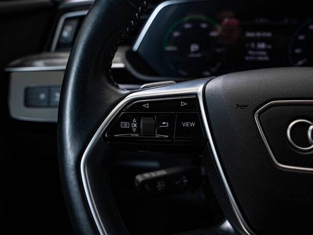 2021 Audi e-tron quattro Premium