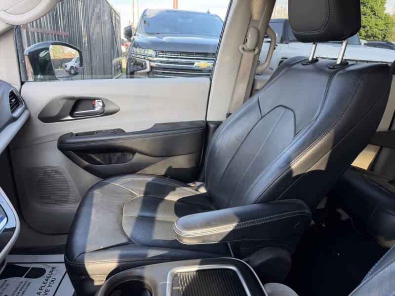 2021 Chrysler Pacifica Touring L