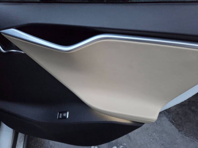 2013 Tesla Model S Performance