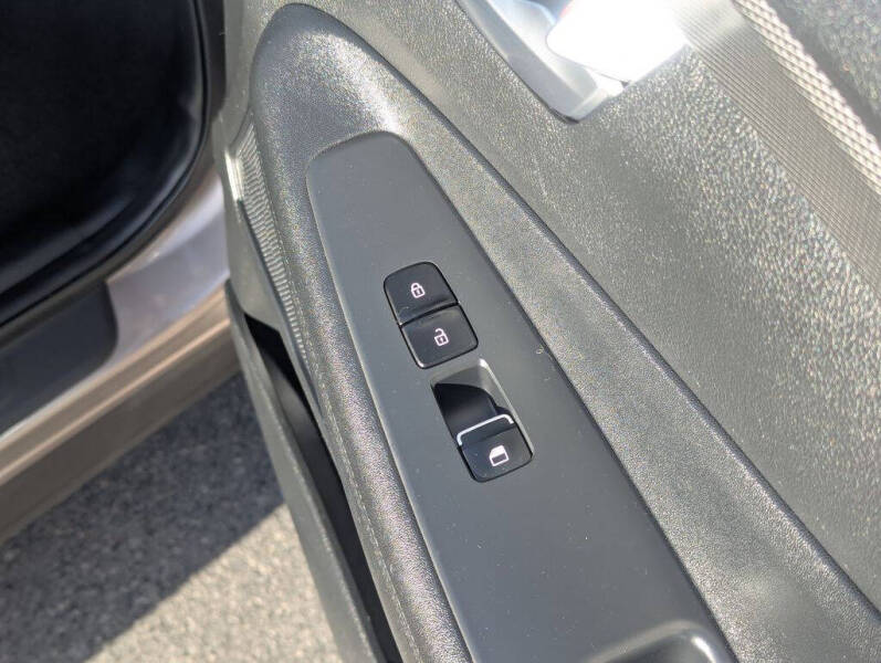 2019 Hyundai Santa Fe SE 2.4L