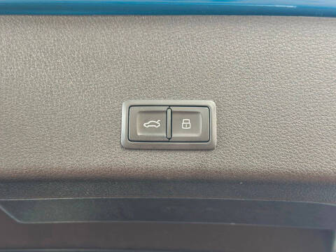 2019 Audi e-tron quattro Prestige