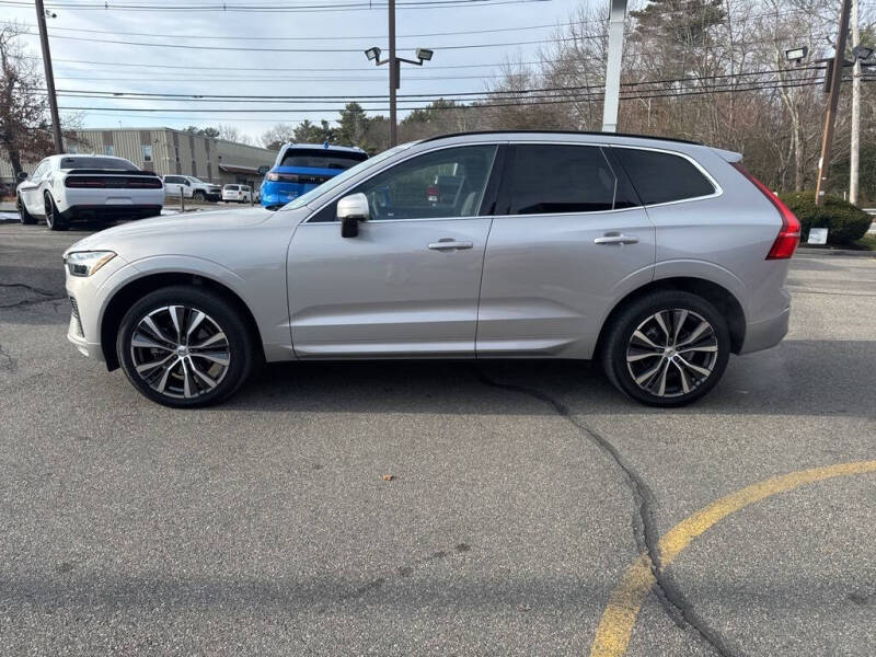 2022 Volvo XC60 B5 Momentum