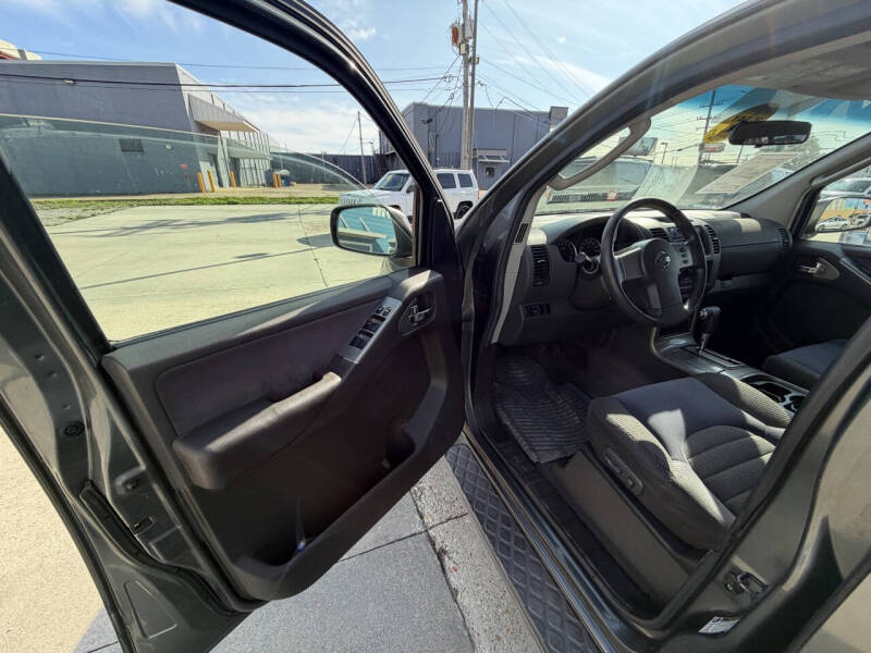 2006 Nissan Pathfinder LE