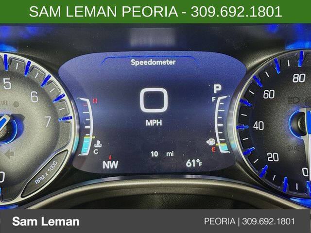 2026 Chrysler Pacifica Select