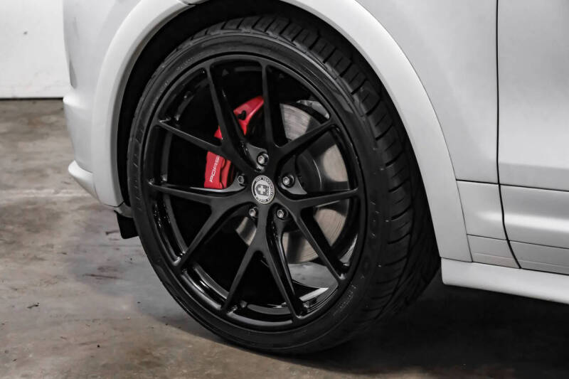 2014 Porsche Cayenne GTS