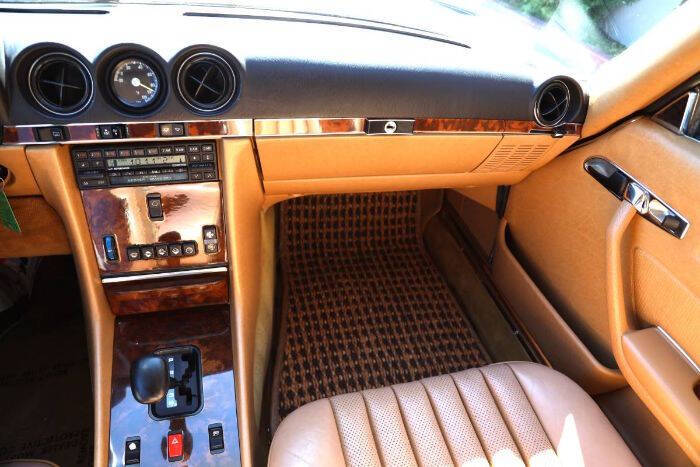 1986 Mercedes-Benz 560-Class 560 SL