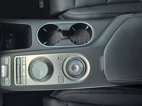 2025 Genesis GV70 2.5T Standard