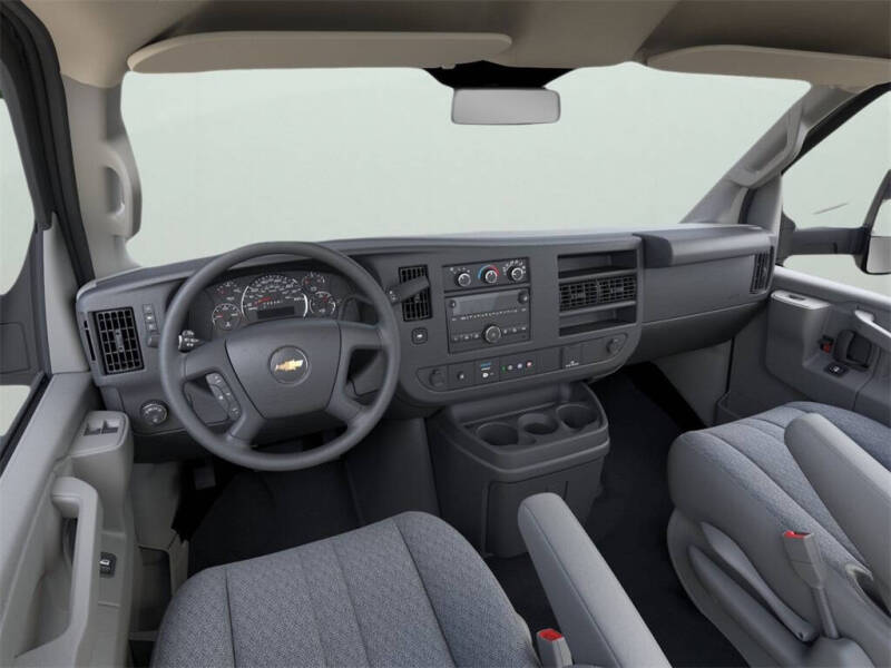2025 Chevrolet Express 3500