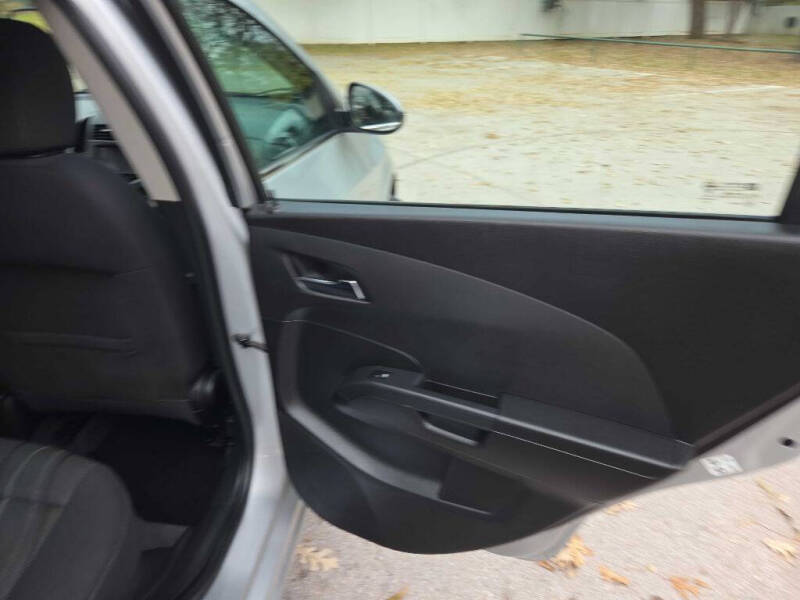 2016 Chevrolet Sonic LT Auto