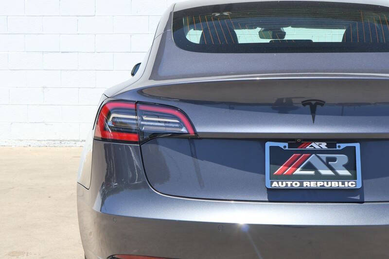 2019 Tesla Model 3 Standard Range Plus