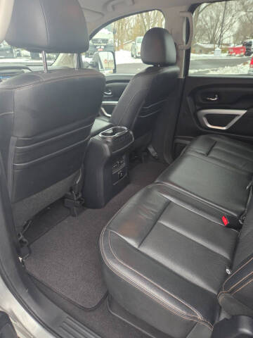 2017 Nissan Titan SV