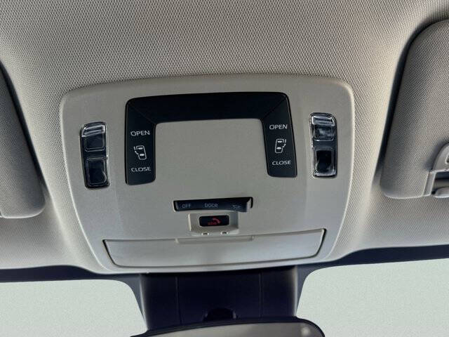 2024 Toyota Sienna LE 8-Passenger