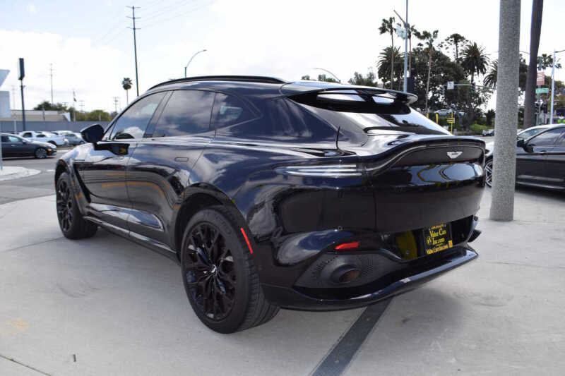 2021 Aston Martin DBX