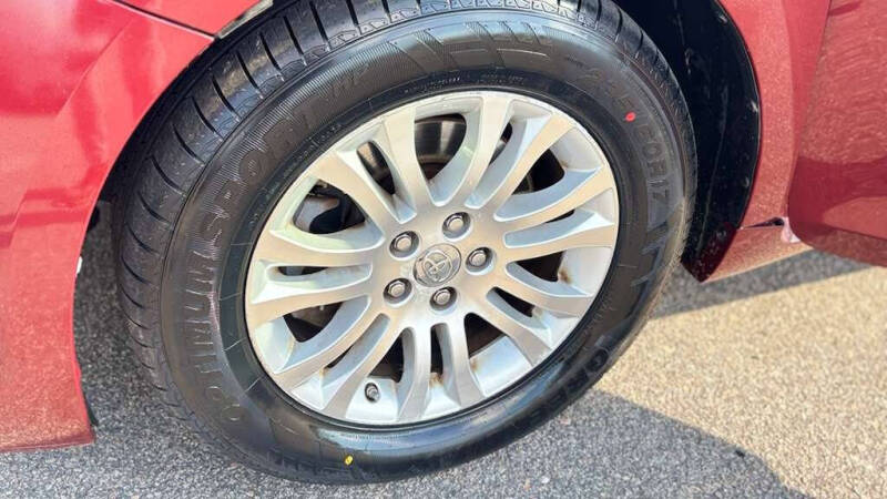 2012 Toyota Sienna XLE 8-Passenger