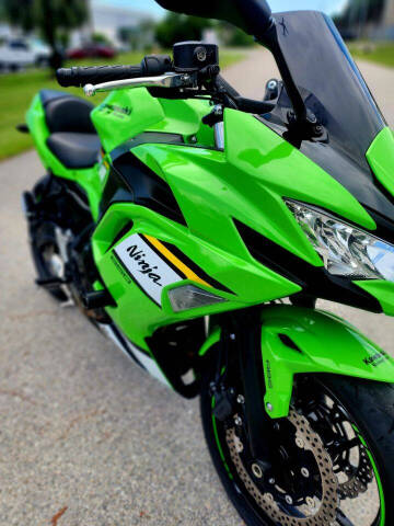 2025 Kawasaki EX650 ABS