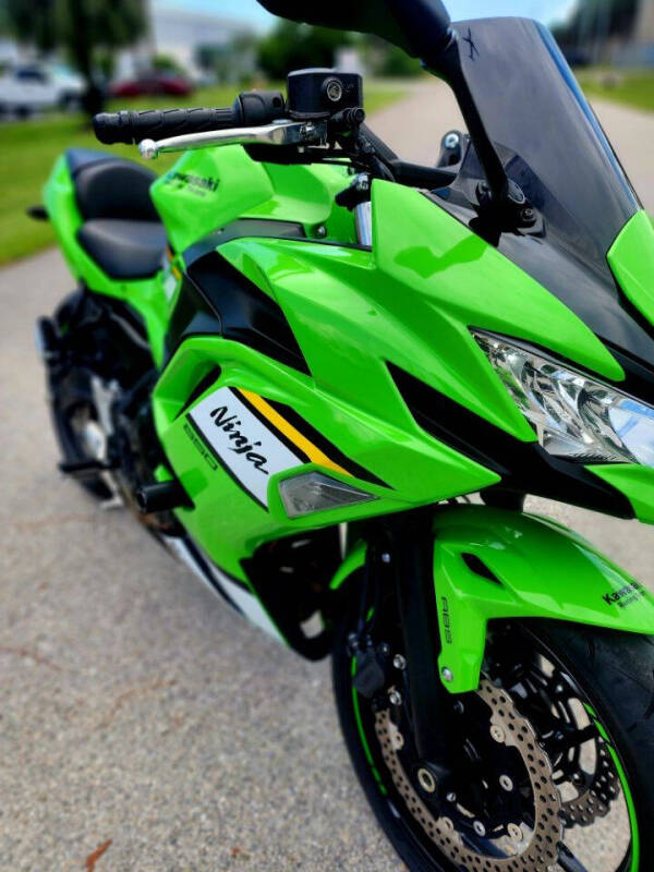 2025 Kawasaki EX650 ABS