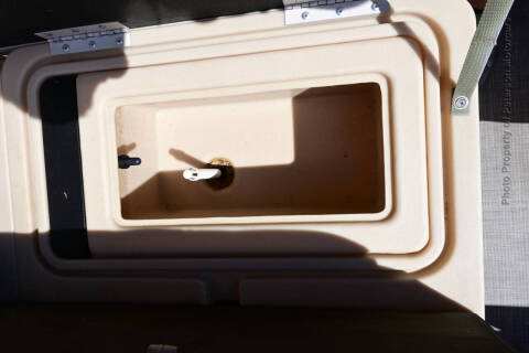2019 Sun Tracker Fishin Barge 20 DLX