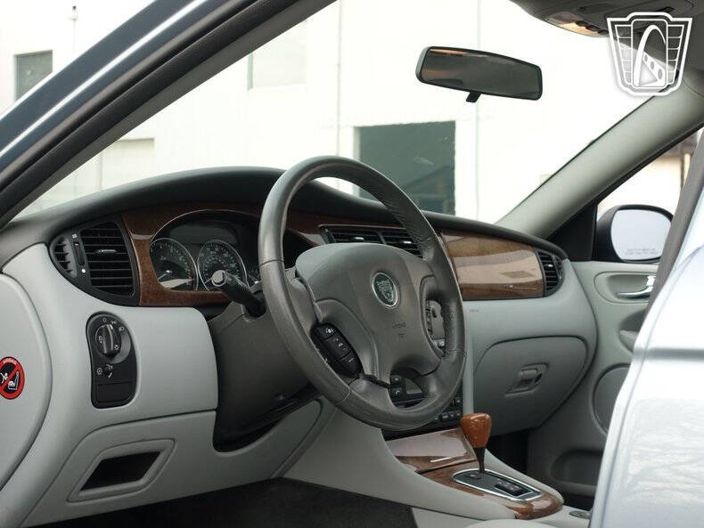 2002 Jaguar X-Type 2.5