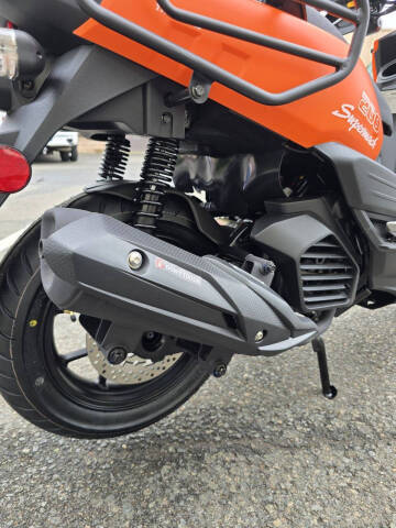 2027 Supermach Tank 200cc EFI w/Audio