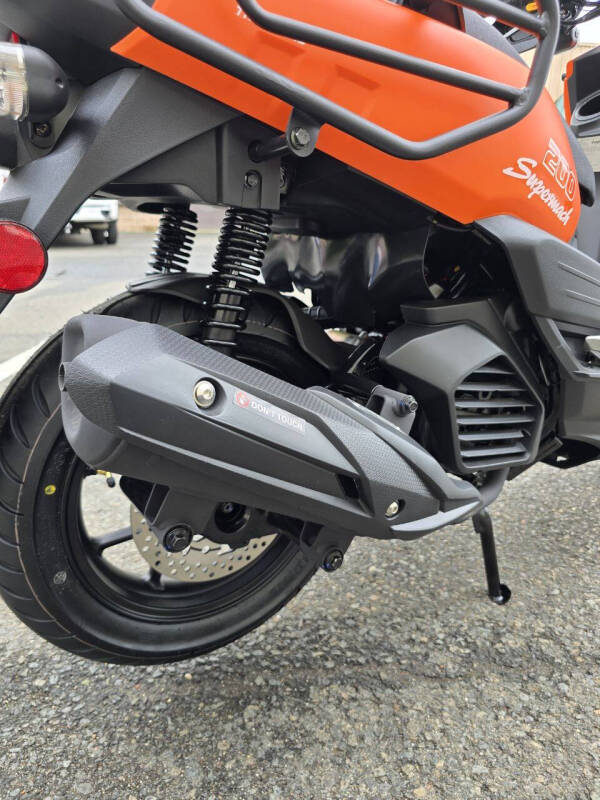 2027 Supermach Tank 200cc EFI w/Audio