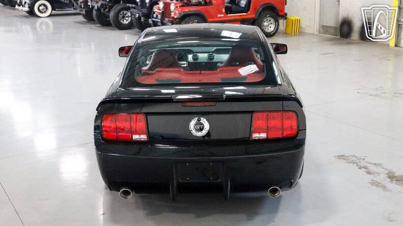 2005 Ford Mustang