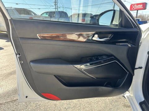 2017 Kia Cadenza Premium