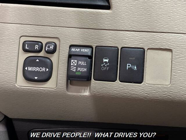 2012 Toyota Sienna XLE 7-Passenger Auto Access Seat