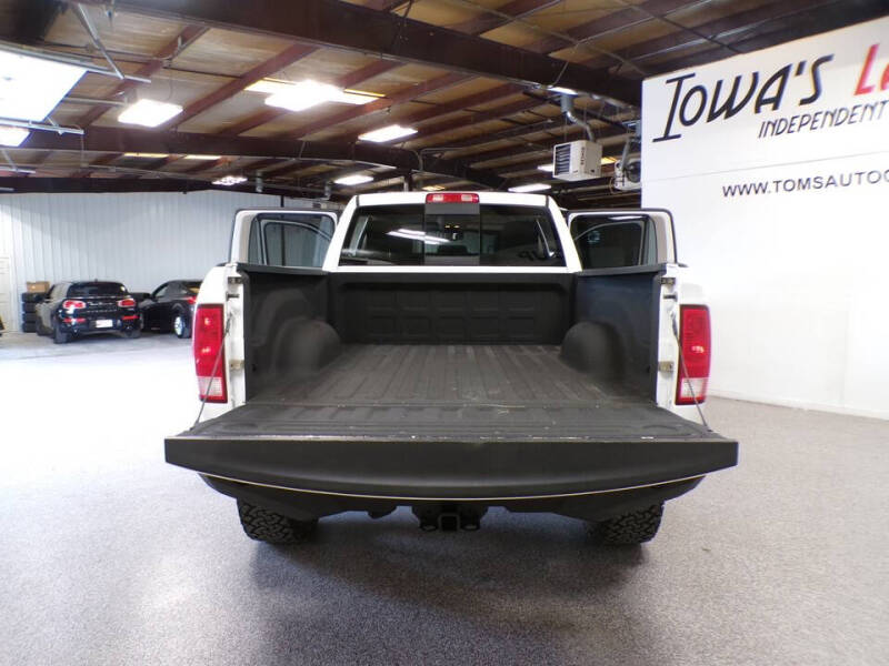 2017 RAM 1500 SLT