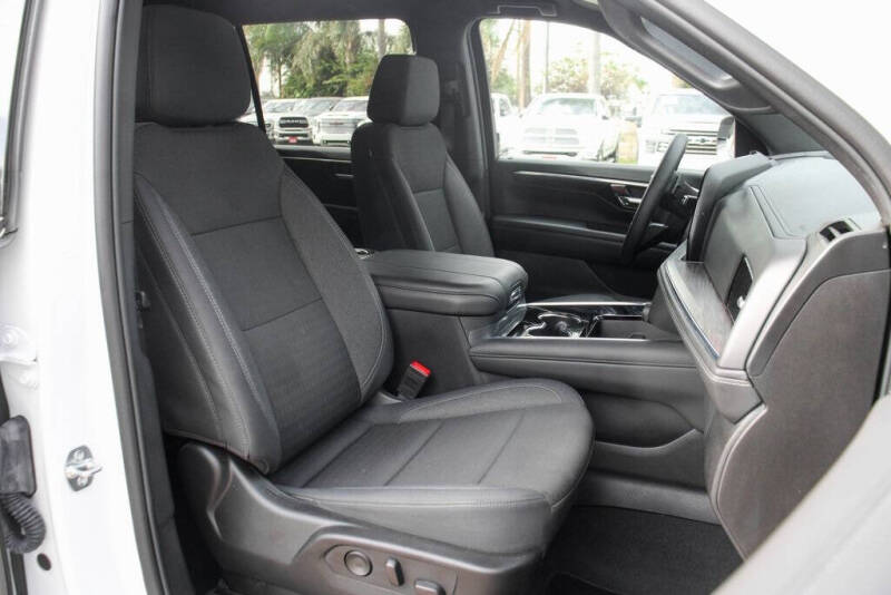 2025 Chevrolet Suburban LS